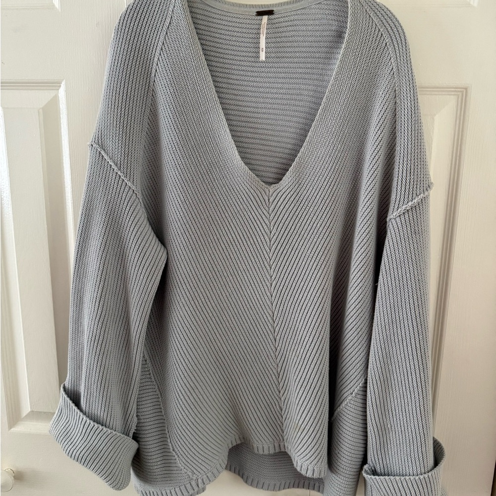 Free People Women's V-Neck Light Gray Sweater